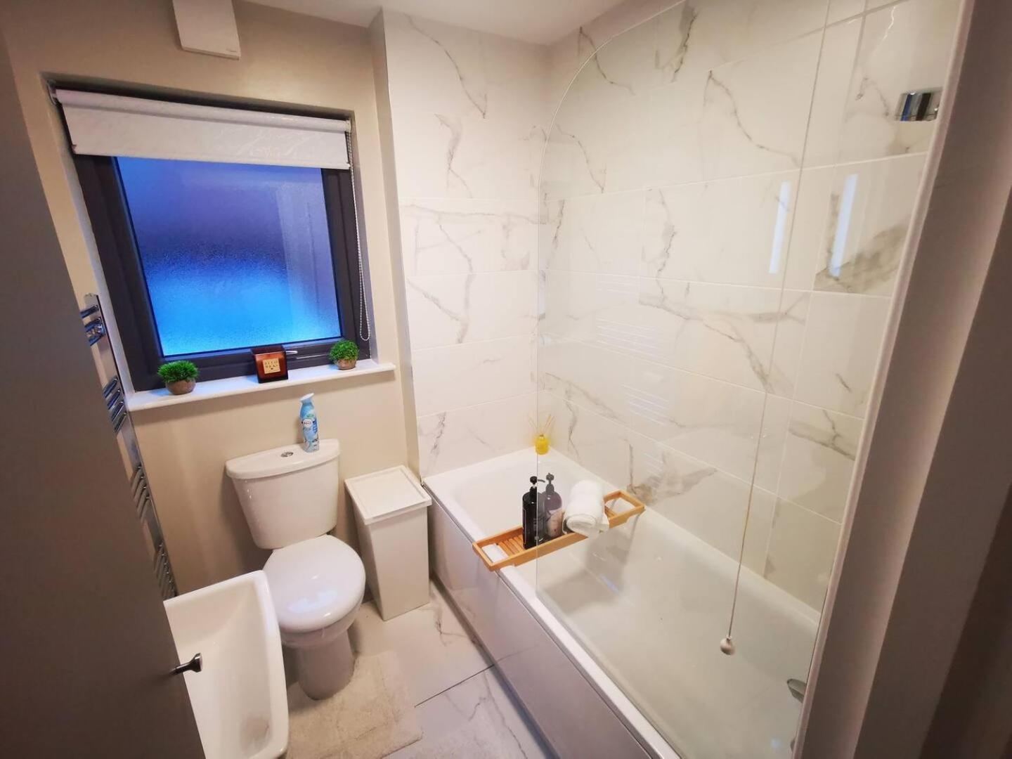 Belfast Central 2 Bedroom Luxurious Modern Stay Extérieur photo