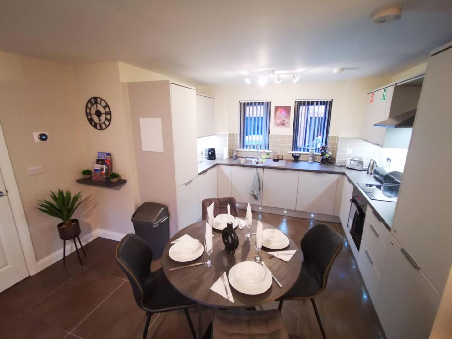 Belfast Central 2 Bedroom Luxurious Modern Stay Extérieur photo
