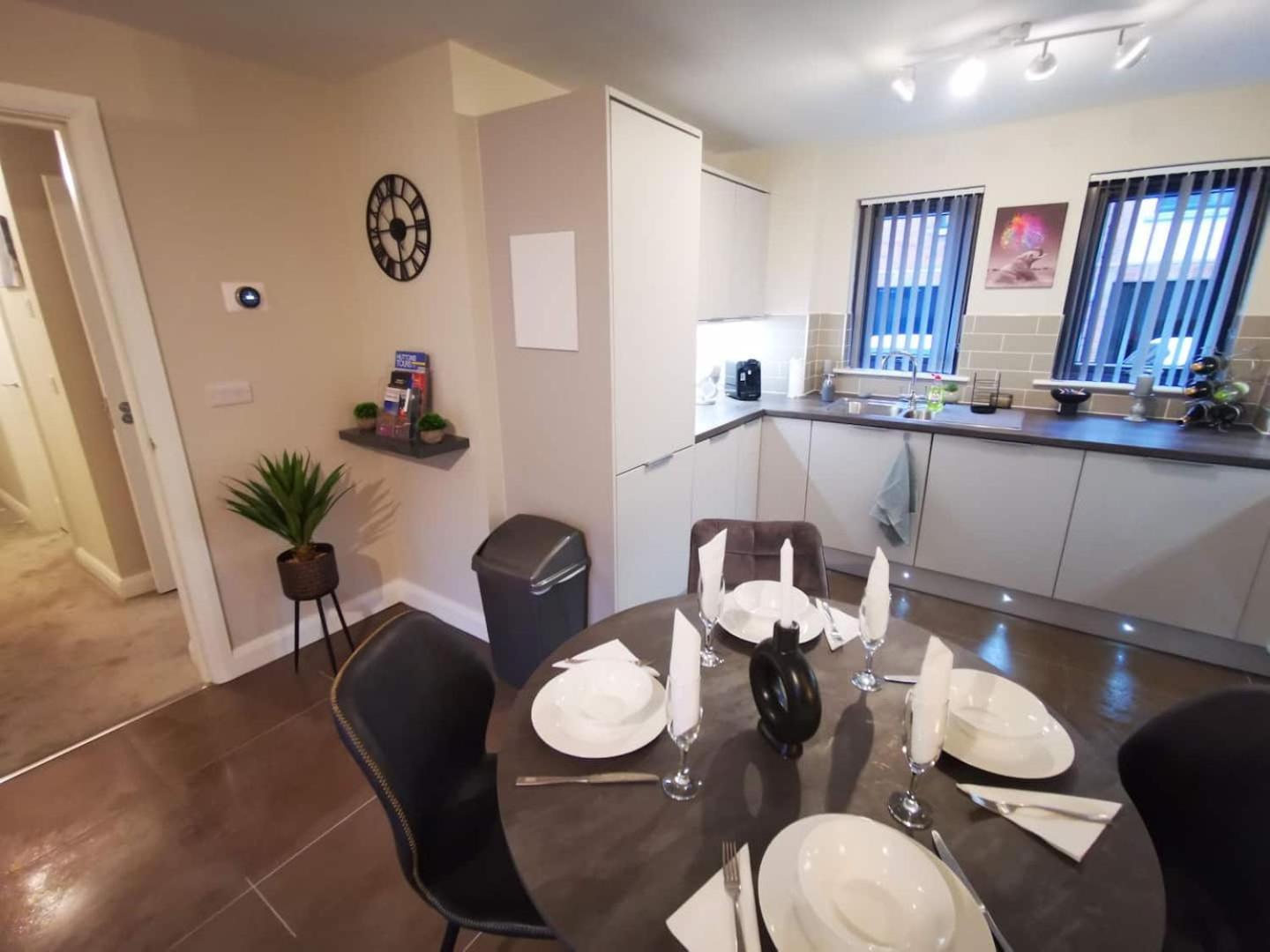 Belfast Central 2 Bedroom Luxurious Modern Stay Extérieur photo